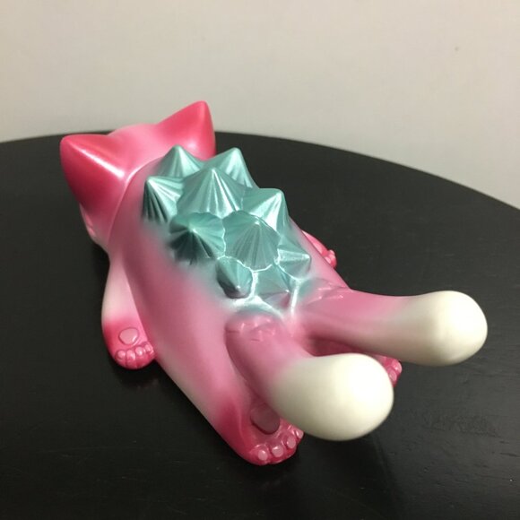 Limited Edition Frozen Pink Sleeping Negora Sofubi Konatsuya Figure - Picture 6 of 6